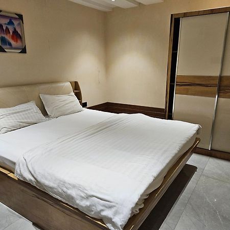 Stayez Studio Apartments Indore Extérieur photo