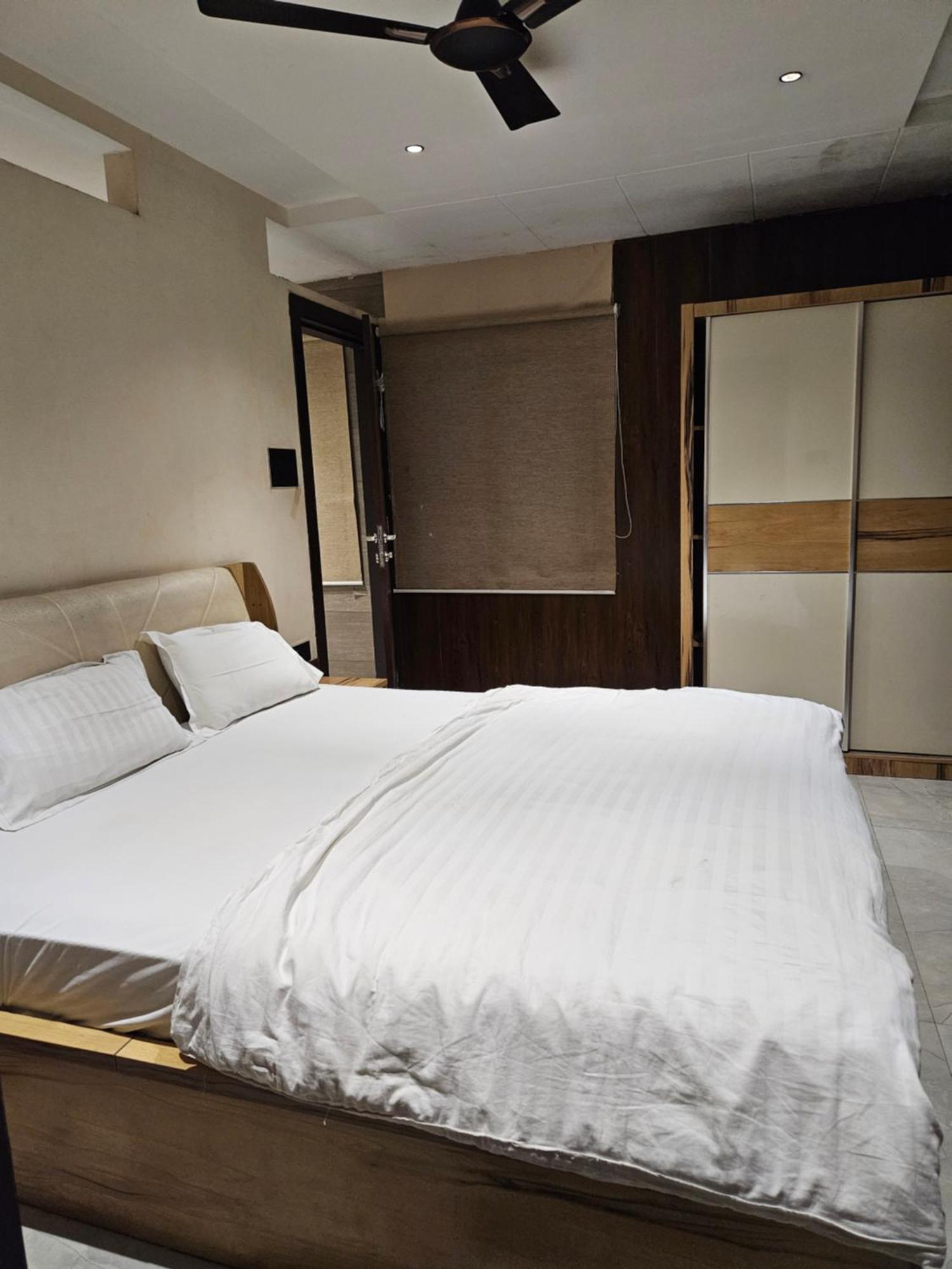 Stayez Studio Apartments Indore Extérieur photo