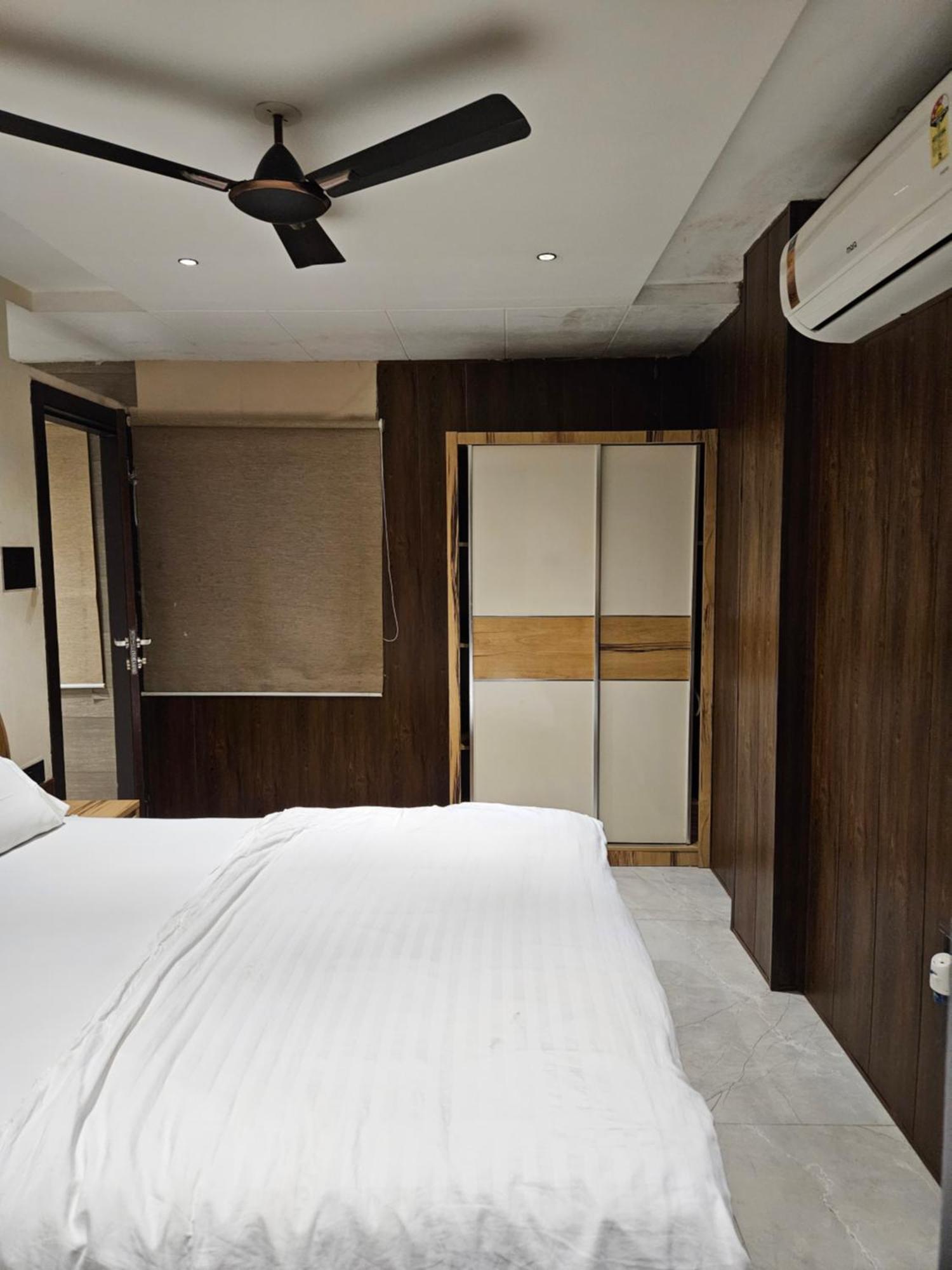 Stayez Studio Apartments Indore Extérieur photo